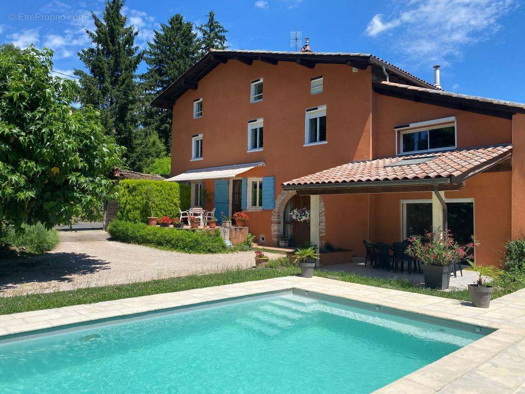 Maison à FONTAINES-SAINT-MARTIN
