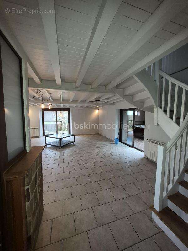 Maison à MARSAC-EN-LIVRADOIS