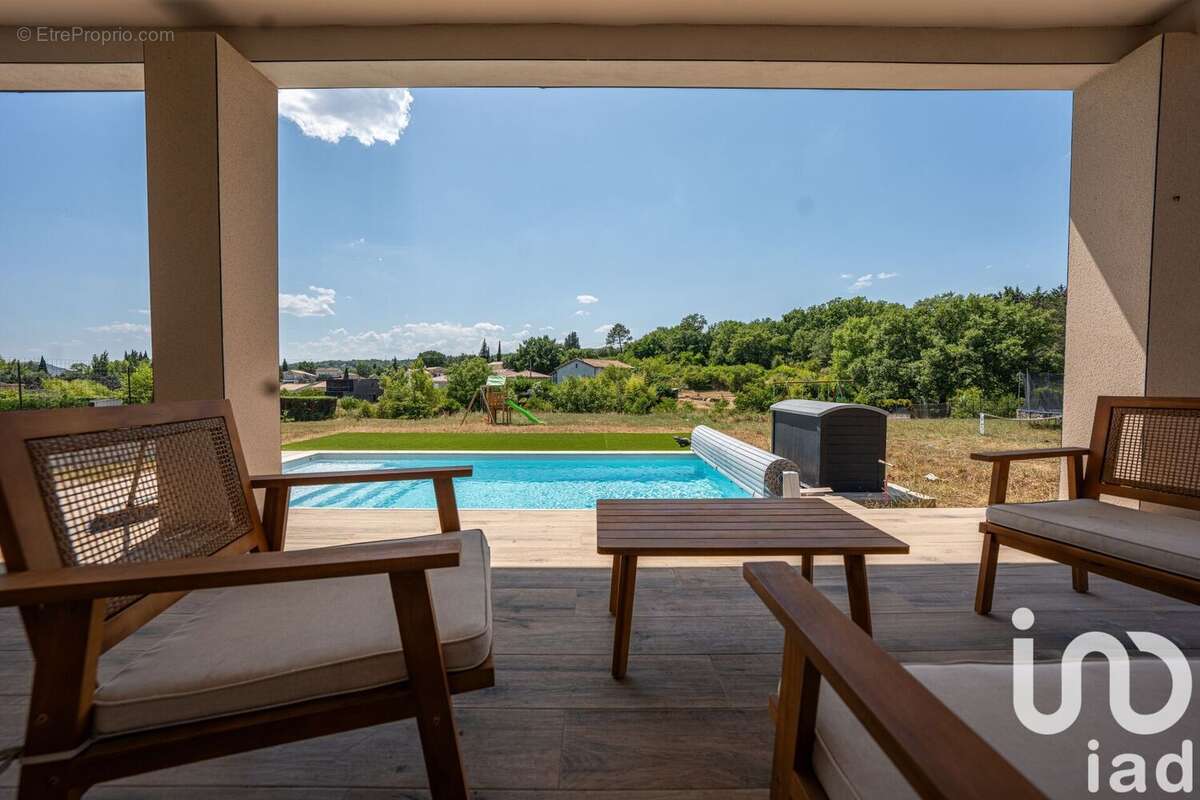 Photo 3 - Maison à SAINT-ETIENNE-DE-FONTBELLON