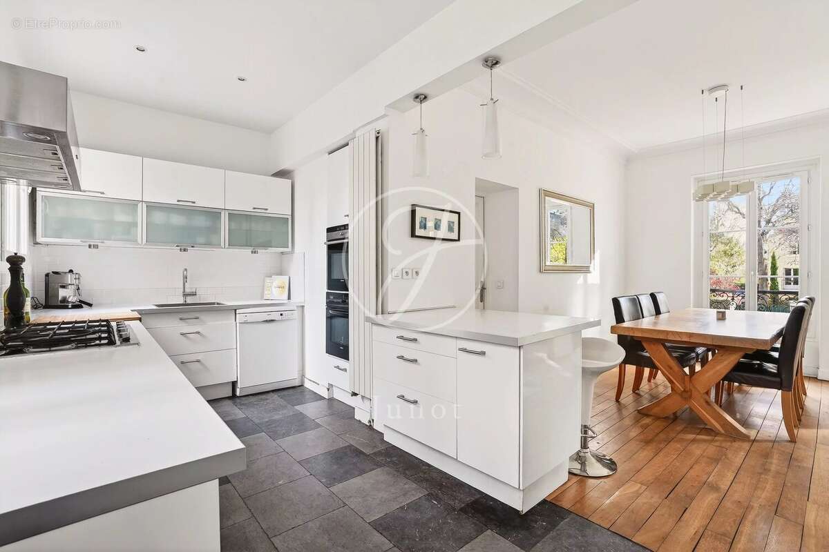 Maison à LE VESINET