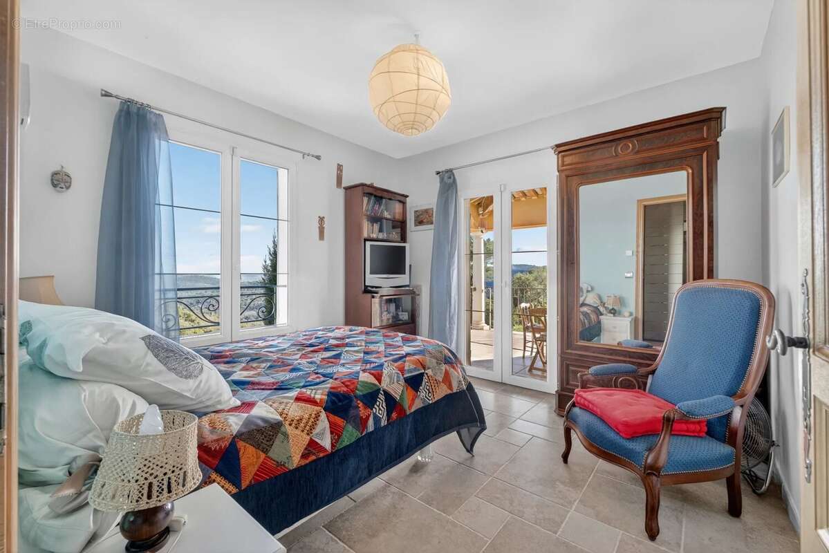 Maison à MONTAUROUX