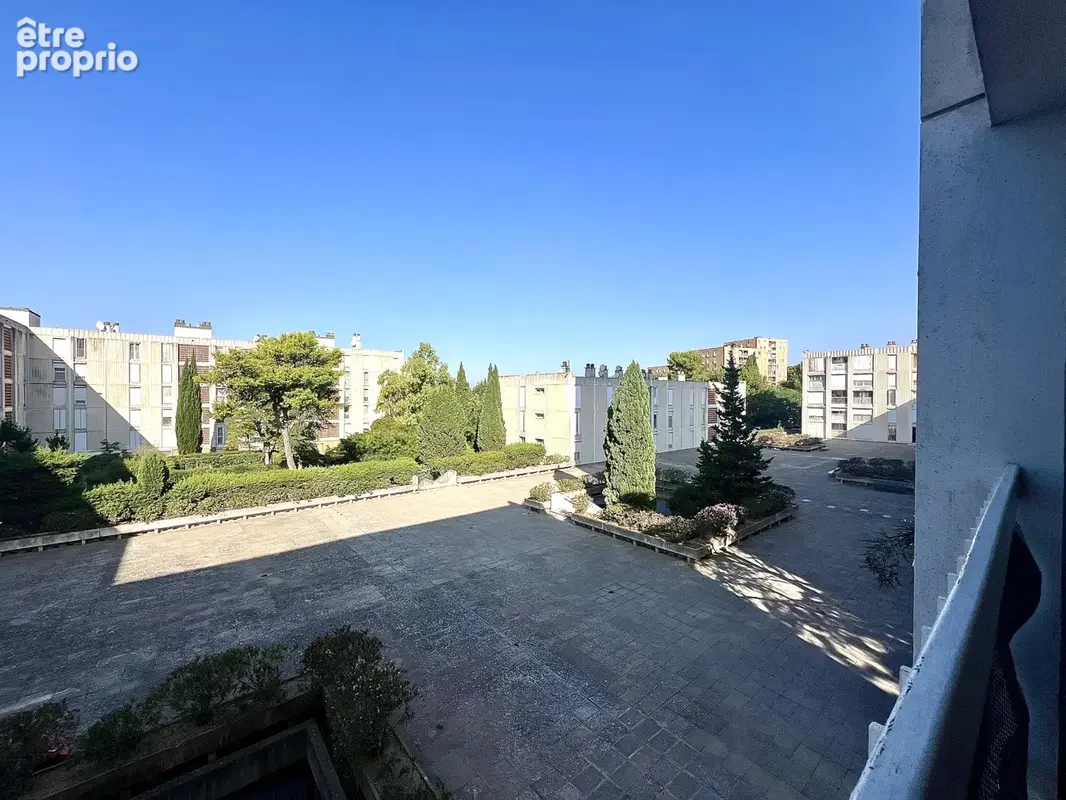 13013 MARSEILLE - Les Olives. Rés 'Le Grand Verger' - Appartement 5/6 pièces 105m2, balcon, cave et garage. - photo 5