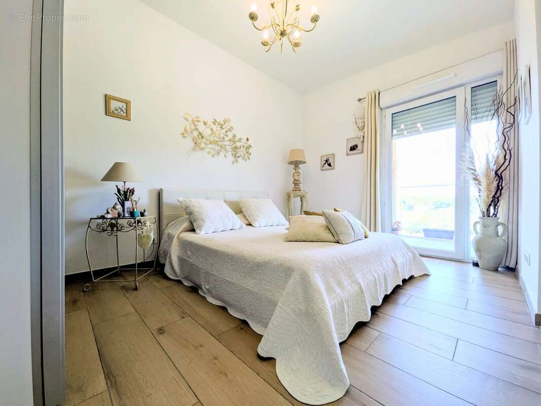 Appartement à VILLENEUVE-LOUBET