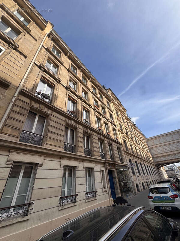 Appartement à PARIS-10E