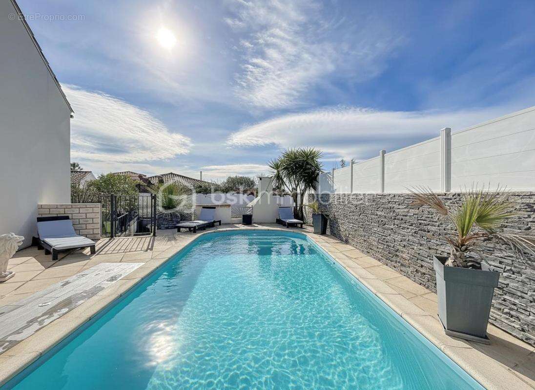 Maison à COURNONSEC