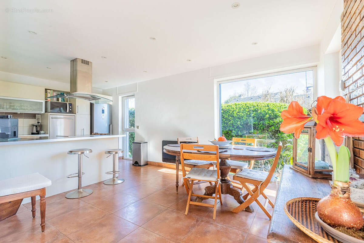 Maison à VERRIERES-LE-BUISSON