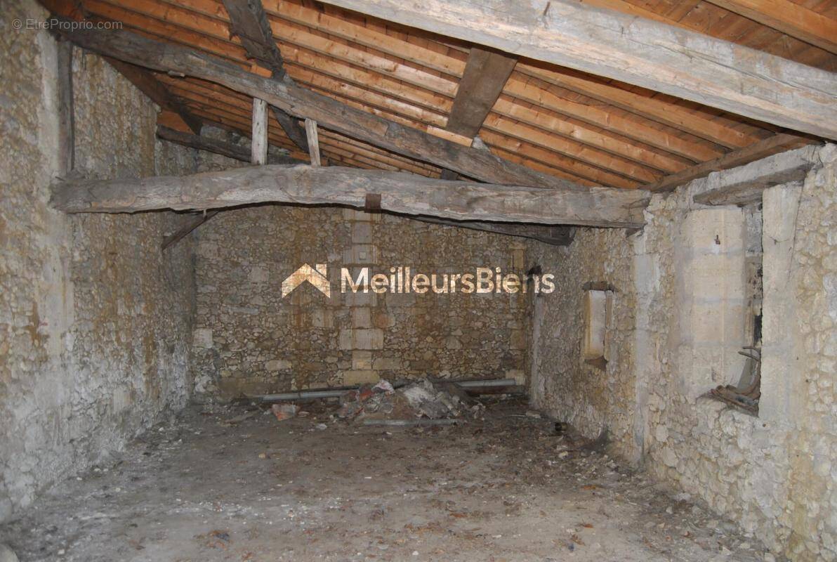 Parking à CUBNEZAIS