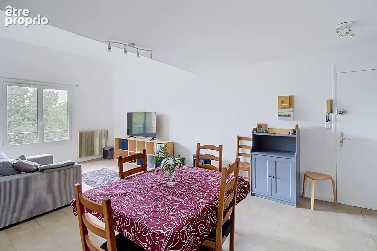 A vendre draguignan en exclusivite - appartement duplex - 4 chambres 128m2 dont 80m2 carrez avec cave et vue degagee - photo 2