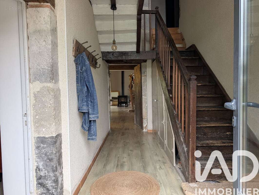 Maison 225 m² à Moncrabeau  - photo 5