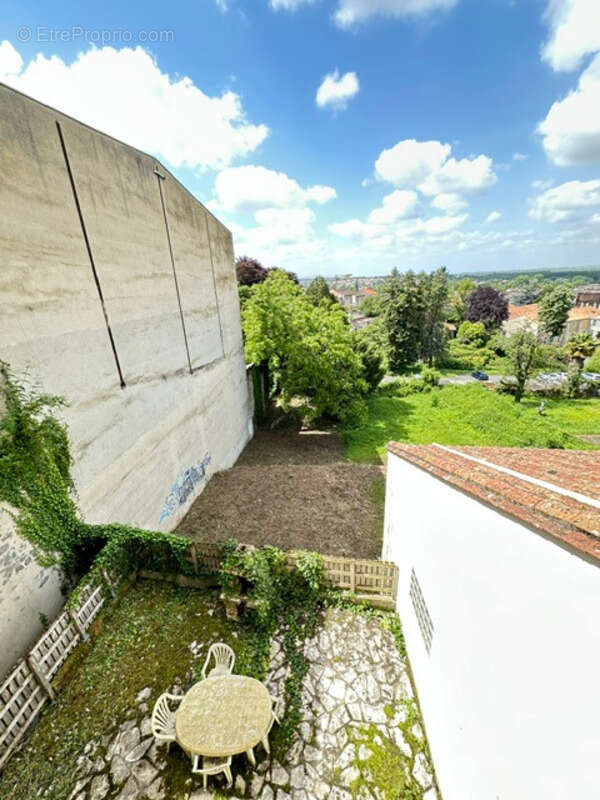 Immeuble de charme – Centre-ville d’Angoulême – Idéal résidence + investissement - photo 13