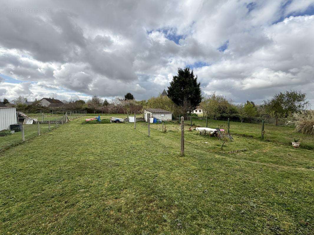 Maison à LA GUERCHE-SUR-L'AUBOIS