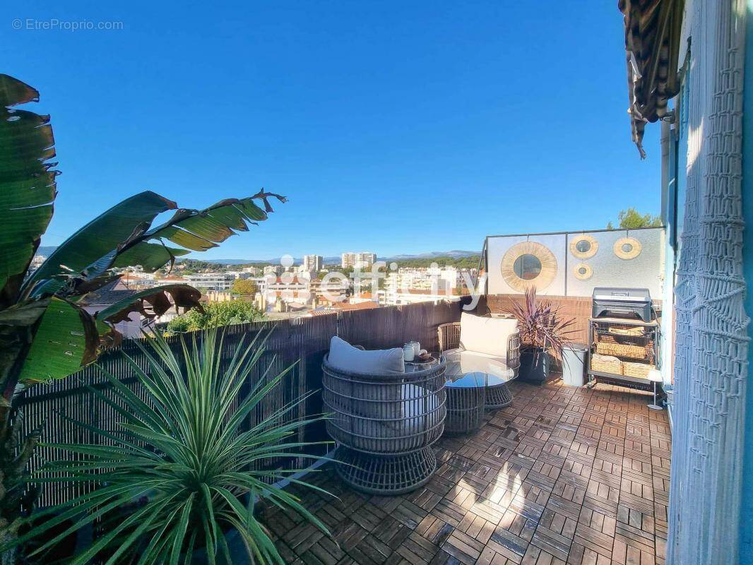 Appartement à LE CANNET