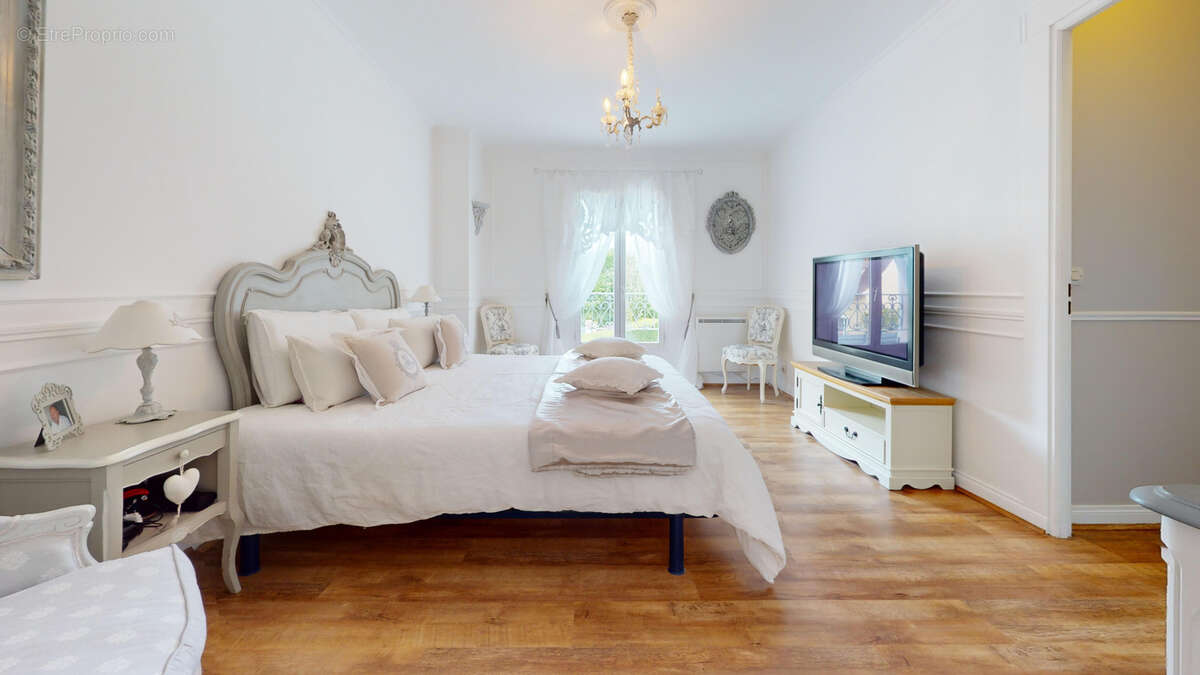 Maison à MONTFORT-L&#039;AMAURY