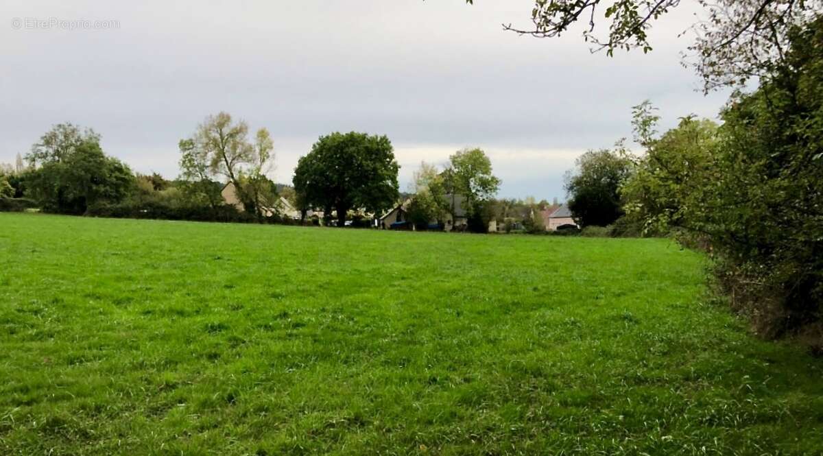 Terrain à PONT-L'EVEQUE