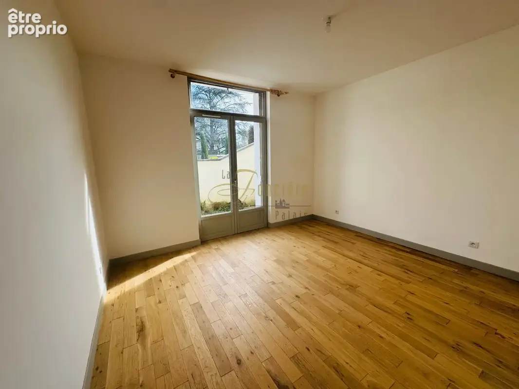 Appartement idéal projet residence principale ou professionnel situé au pied des marronniers avec terrasse - photo 5