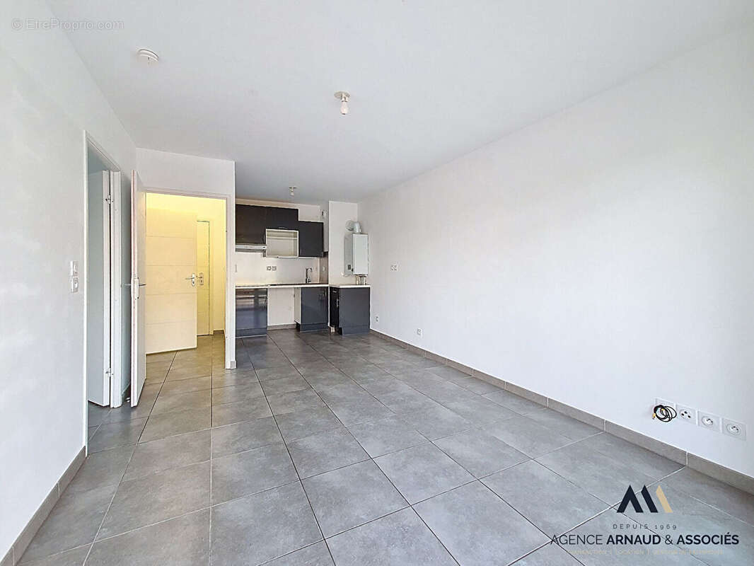 Appartement à SAINT-CYR-SUR-MER
