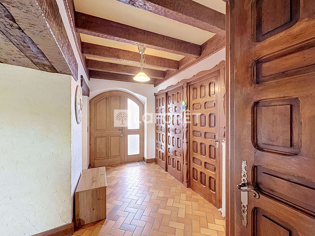 Maison Saint Amour 8 pièce(s) 132.72 m2 - photo 2