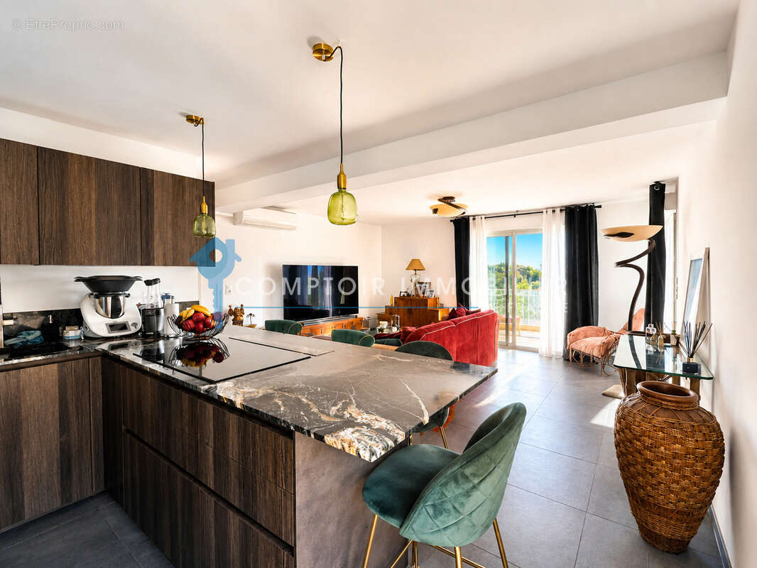Appartement à CARRY-LE-ROUET