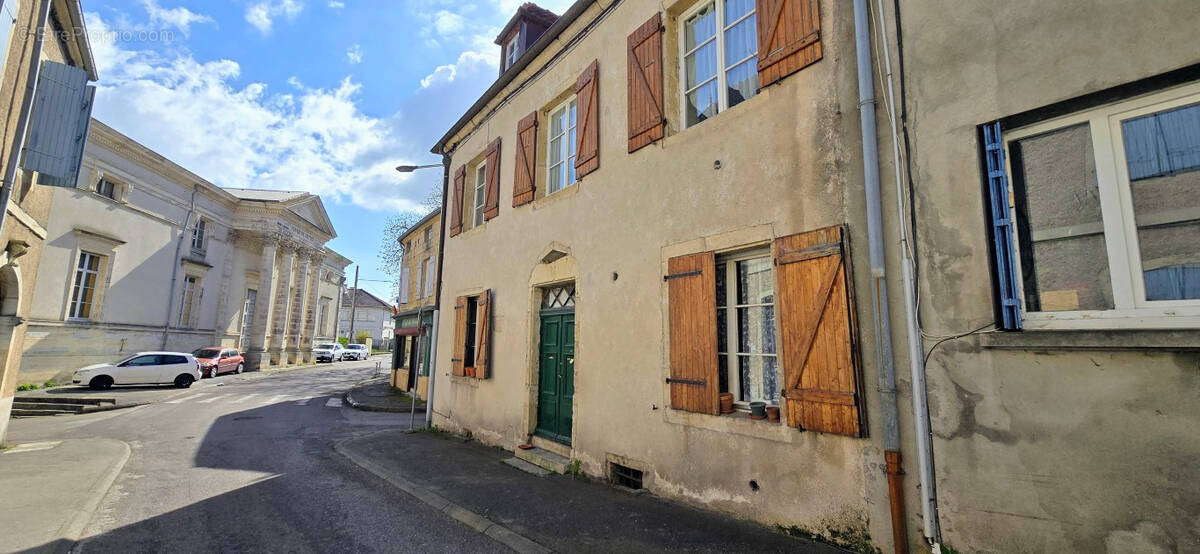 Appartement à GRAY