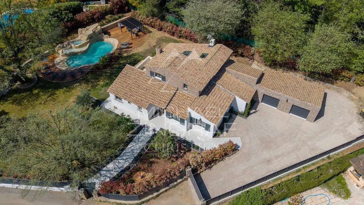 Maison à ROQUEFORT-LES-PINS