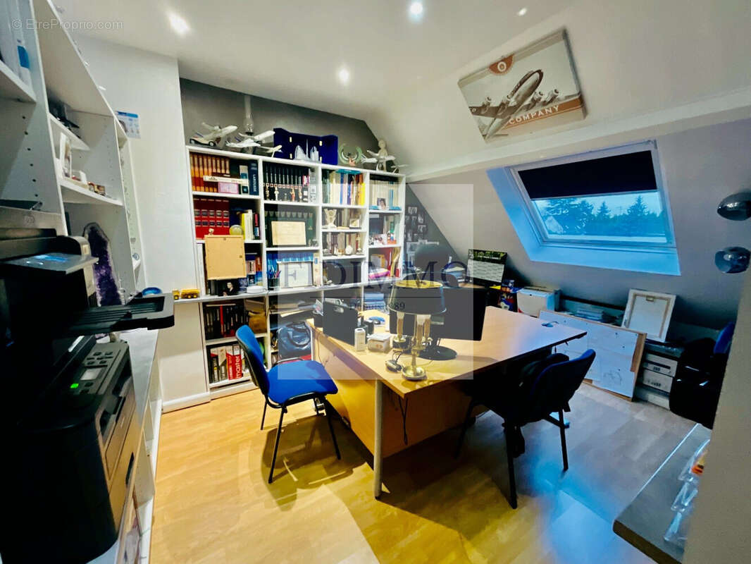 Maison à CHENNEVIERES-SUR-MARNE