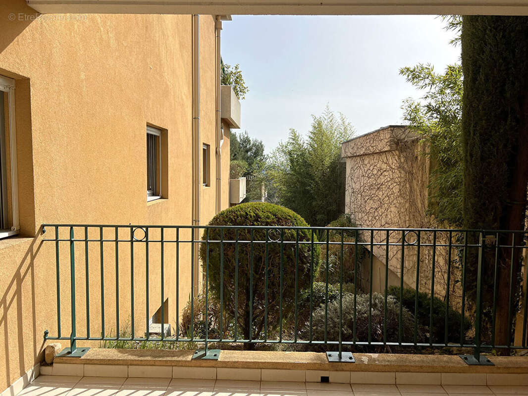 Appartement à VILLENEUVE-LES-AVIGNON