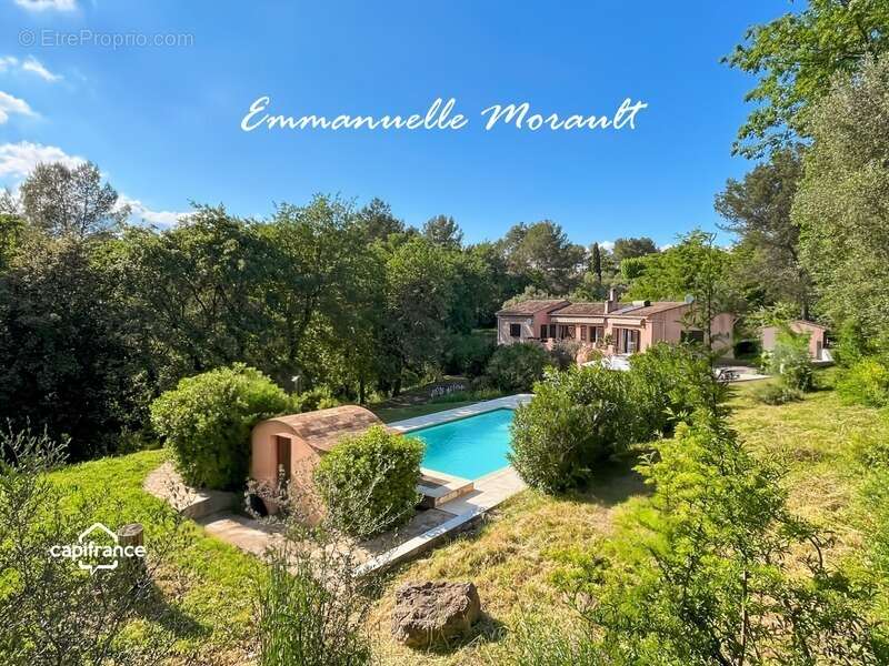 Maison à BAGNOLS-EN-FORET