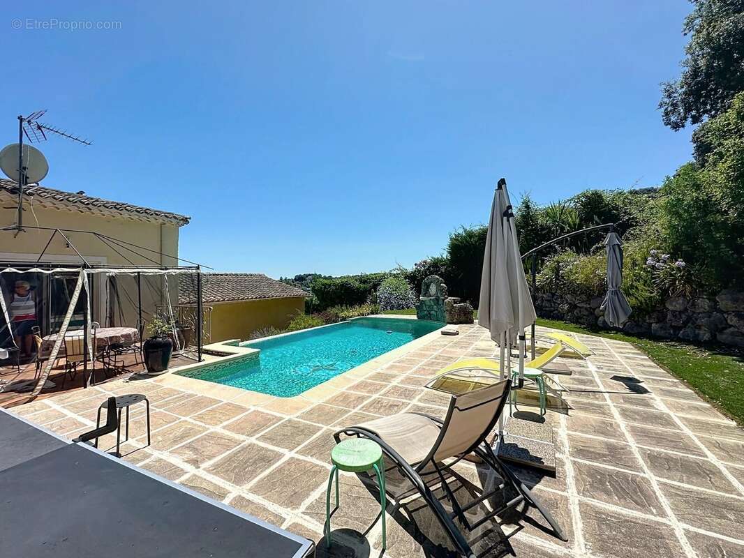GRANDE VILLA BIOT (06410) vue mer du salon et des chambres - photo 24