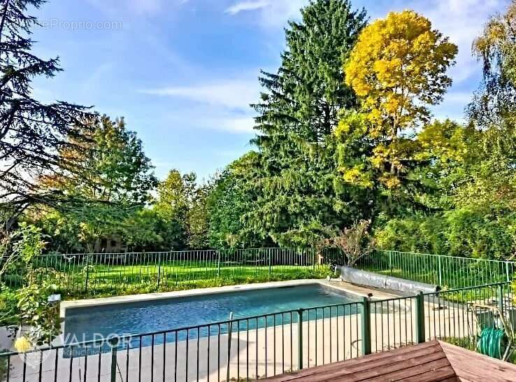 Maison à MOGNENEINS