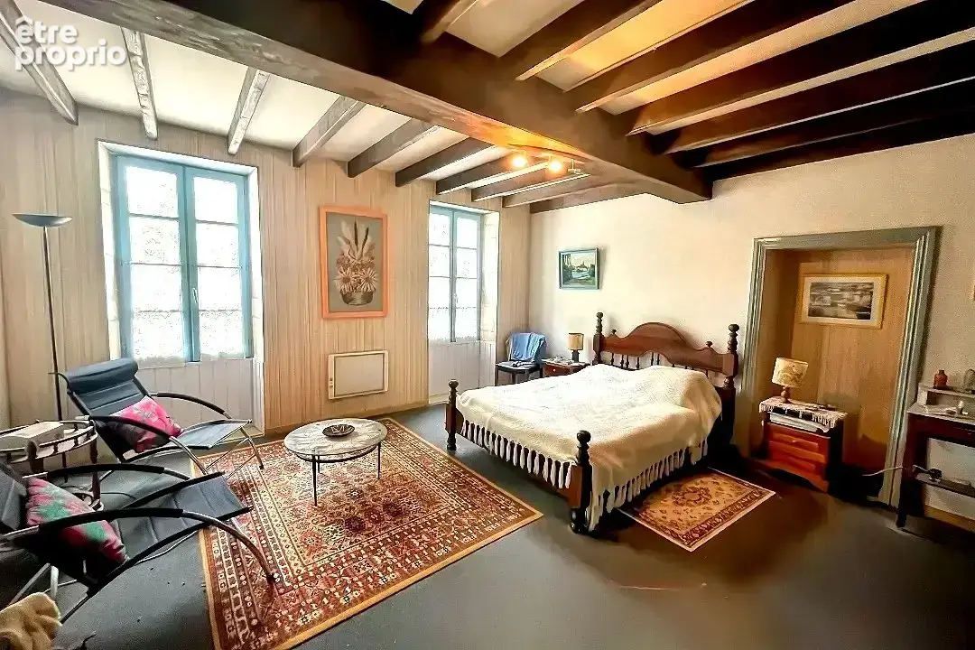 Maison de caractère avec  6 chambres, piscine et bel espace extérieur - photo 5