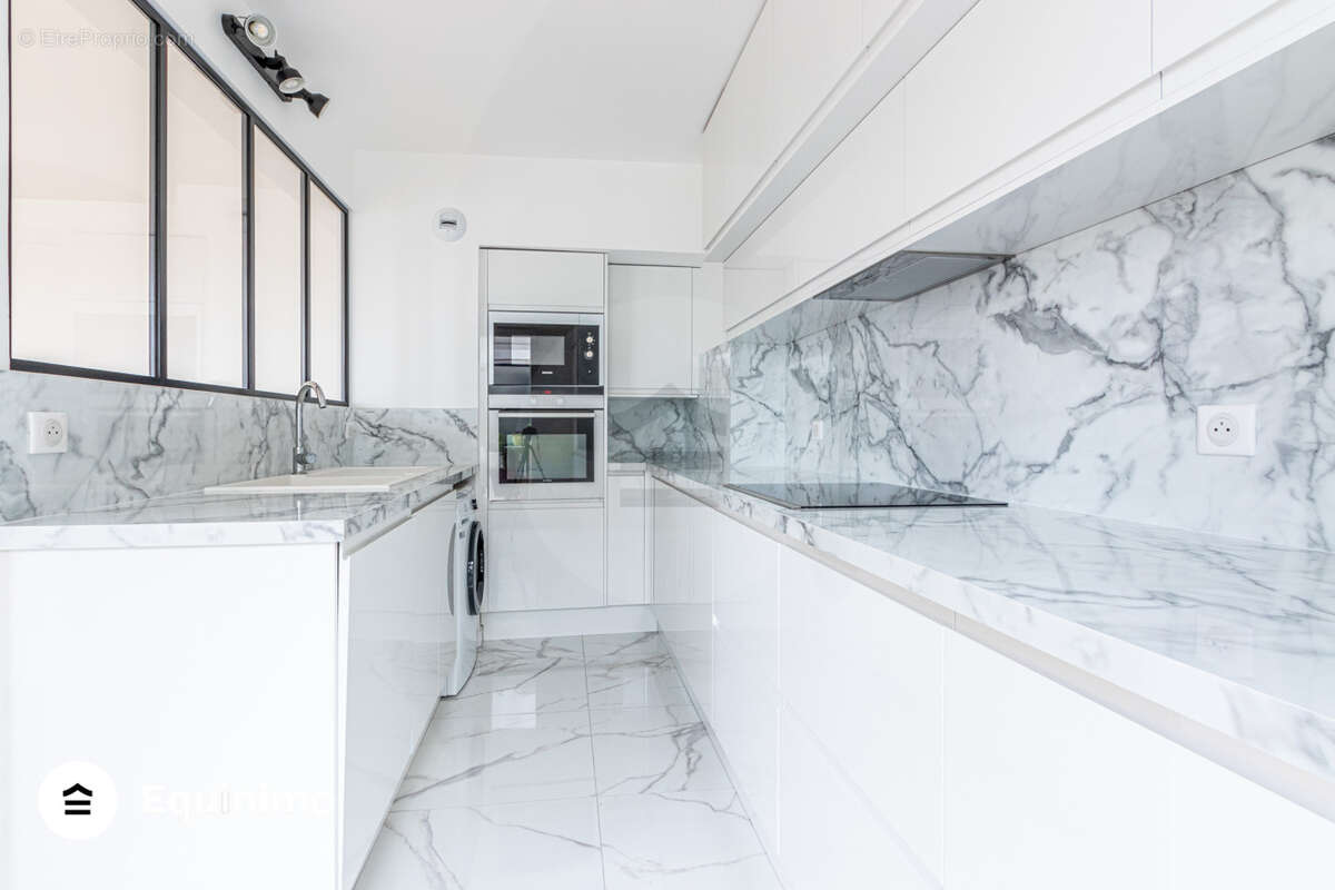 Appartement à COURBEVOIE