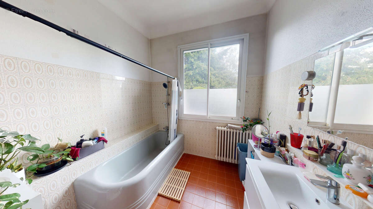 Maison sur sous sol complet et terrain attenant - photo 12