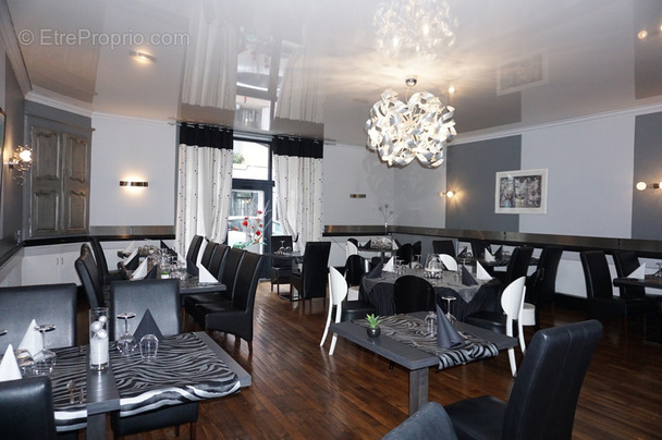 Commerce à PARAY-LE-MONIAL