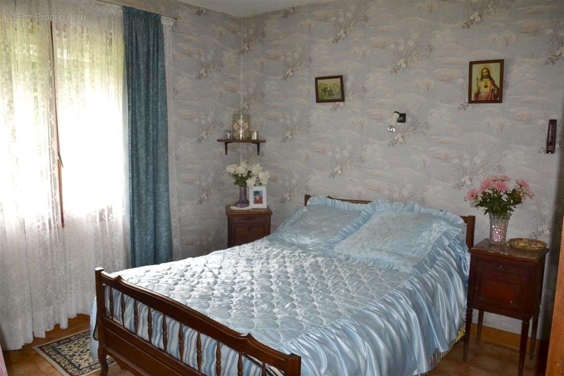 Maison 169 m² à Saint-Evroult-Notre-Dame-Du-Bois  - photo 6