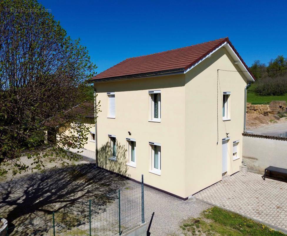 Maison à LA FRETTE