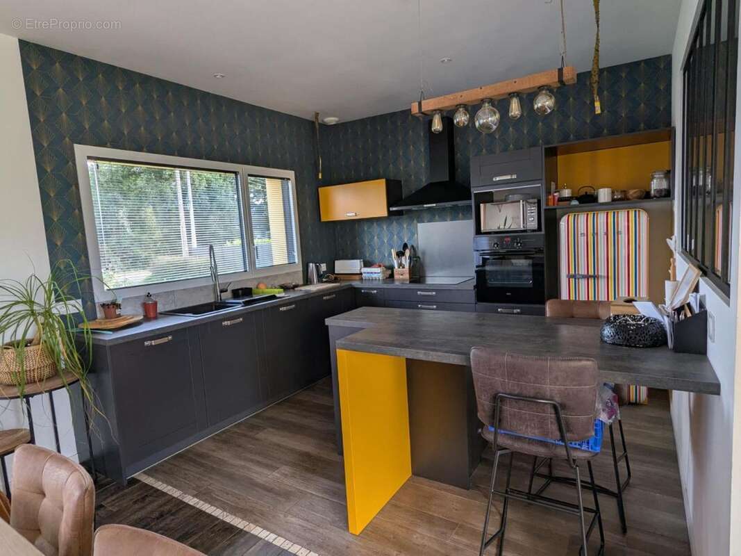 Maison à CLEDEN-POHER