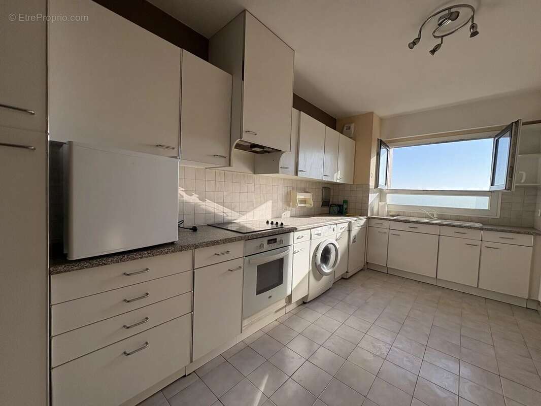 Appartement à LES CLAYES-SOUS-BOIS