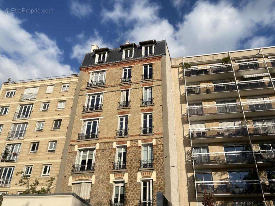 Appartement à COURBEVOIE