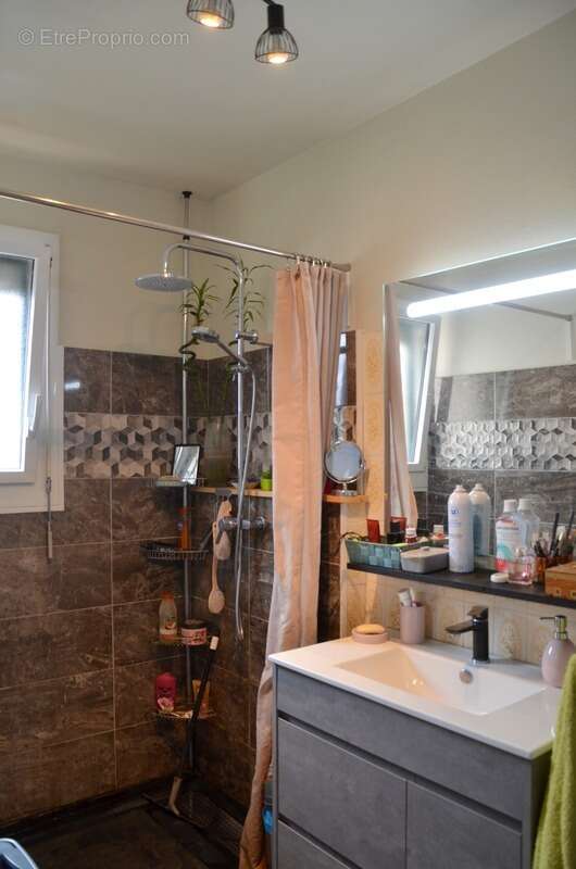 Maison à LE MESNIL-EN-VALLEE