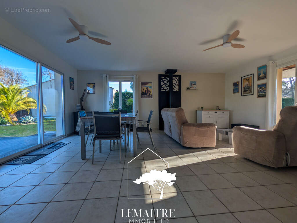 Maison à LES MATHES