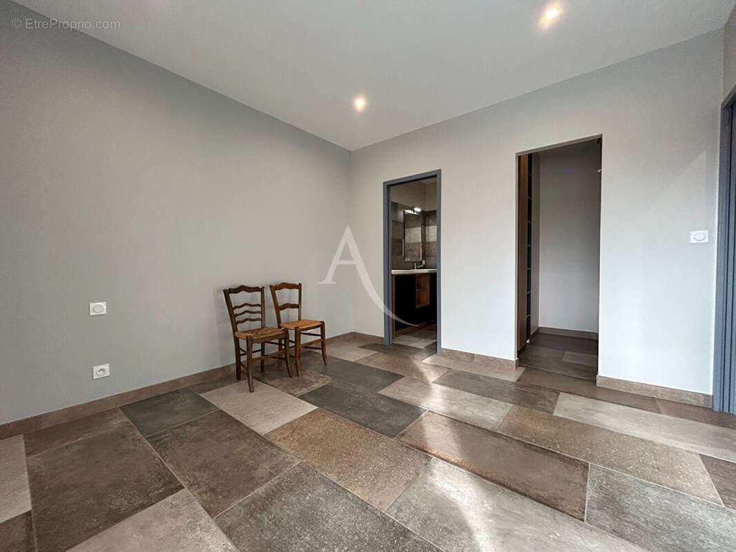 Maison avec jardin et garage - photo 4
