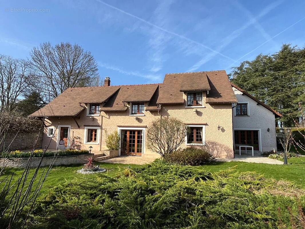 Maison à LES MESNULS