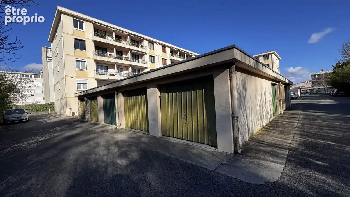 Photo Parking à Avignon au prix de 14 000€
