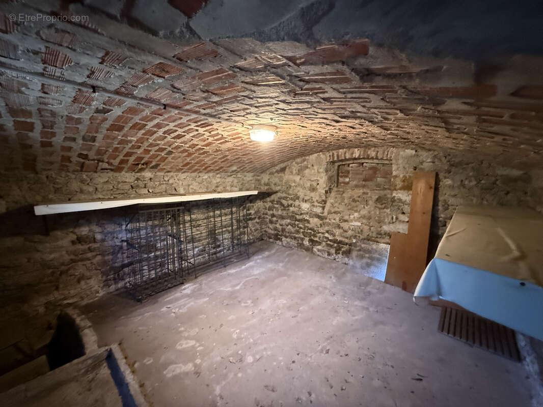 Appartement en rez-de-chaussée dans une demeure de charme. - photo 9