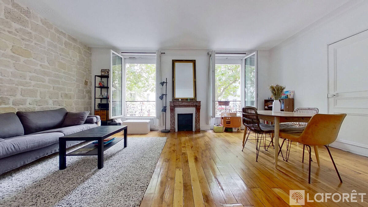 Appartement à PARIS-17E