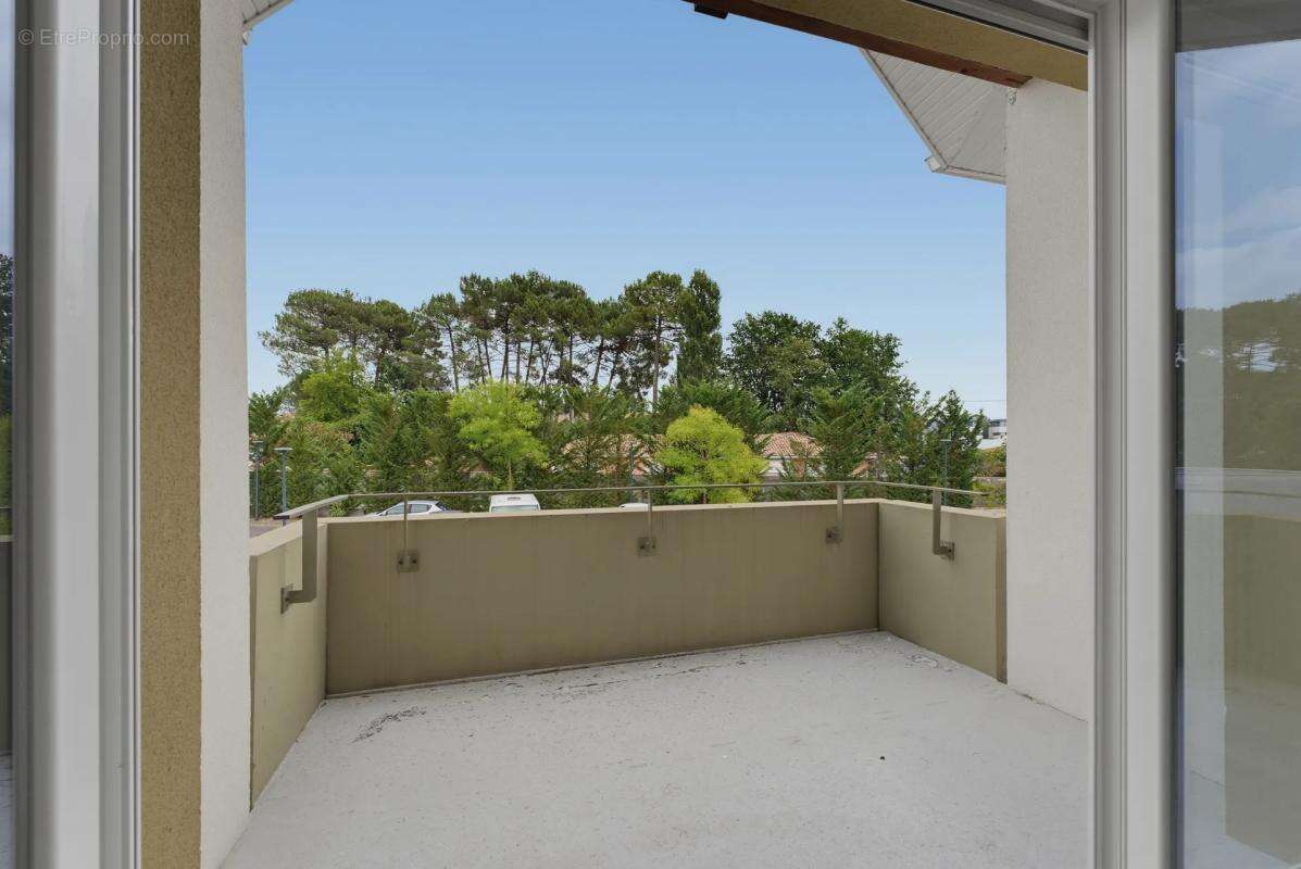 Appartement de 4 pièces de 74 m² à Mérignac - photo 3