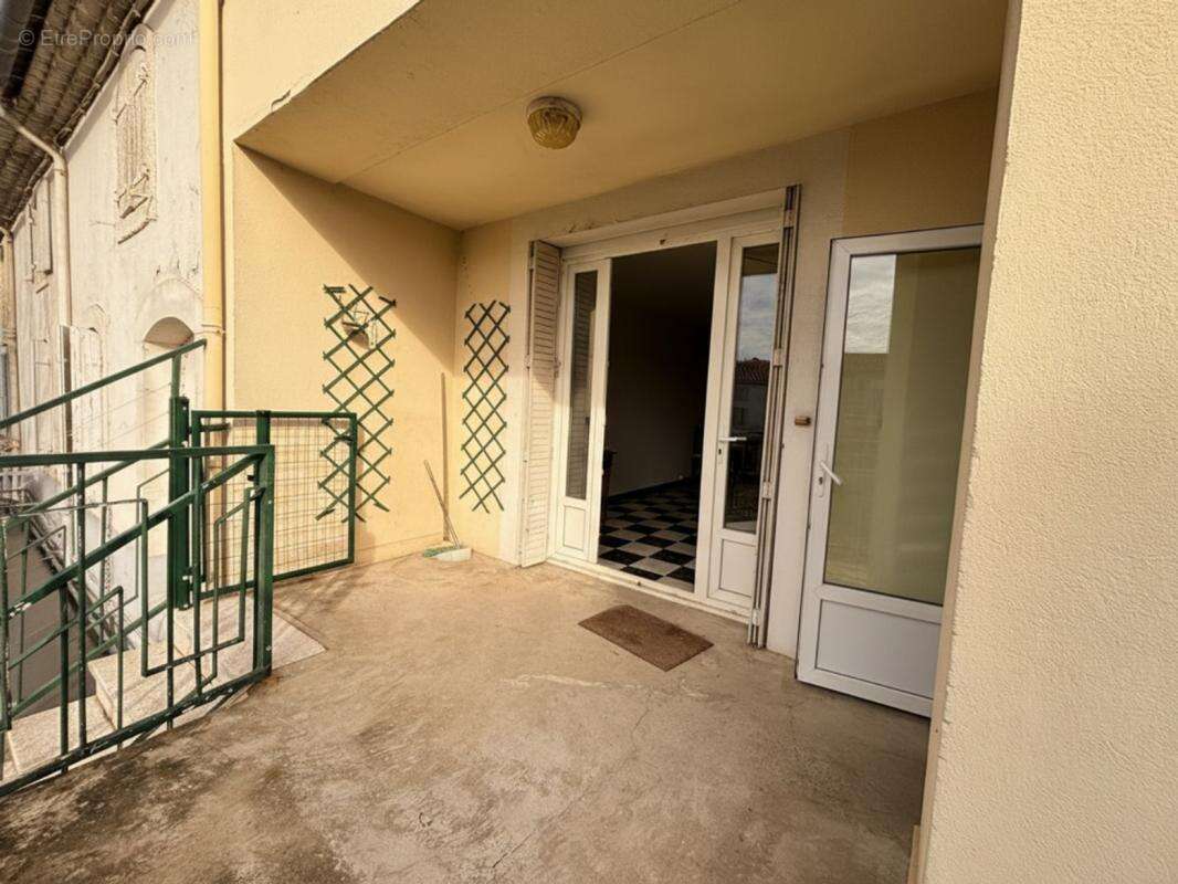 Maison 255 m² à Suze-La-Rousse  - photo 10