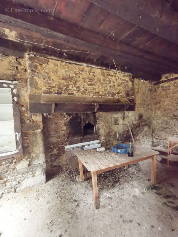 Maison à LA CROISILLE-SUR-BRIANCE