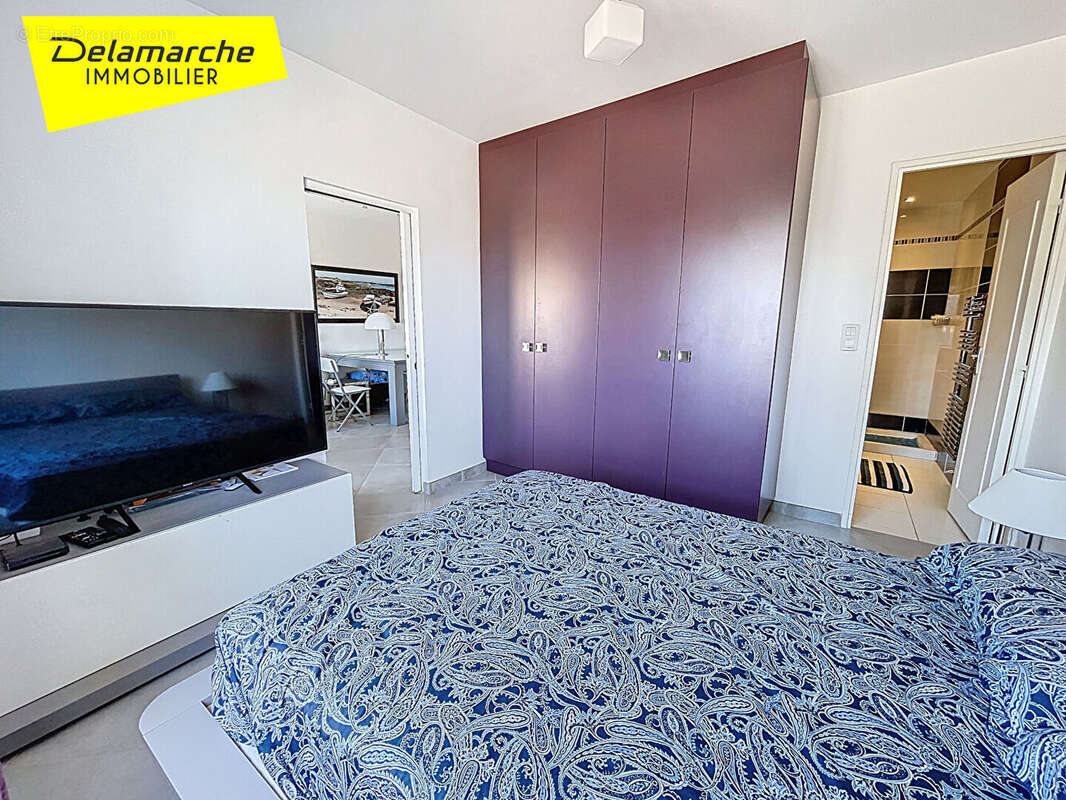 Appartement à DONVILLE-LES-BAINS
