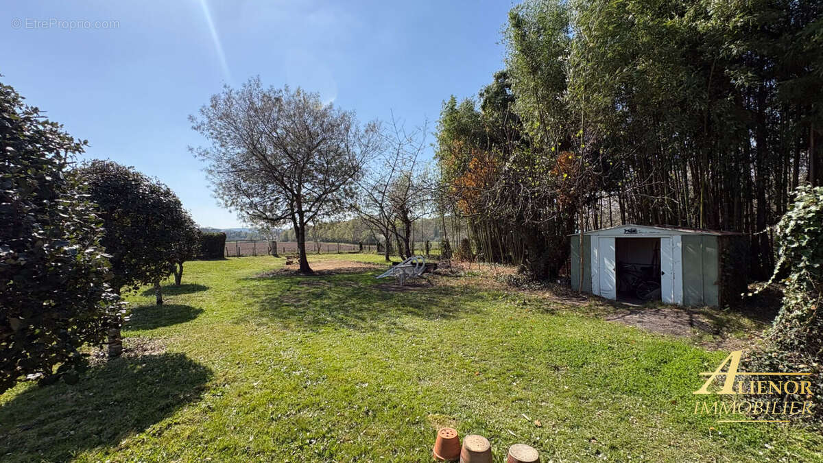 Maison à SAINT-LEON-SUR-L'ISLE